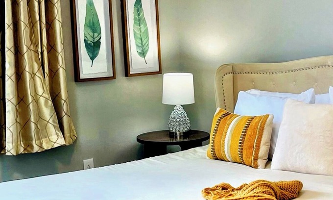Central Northside Casa | Free off-street Park+3 BR *Walk to PNC & Acrisure*