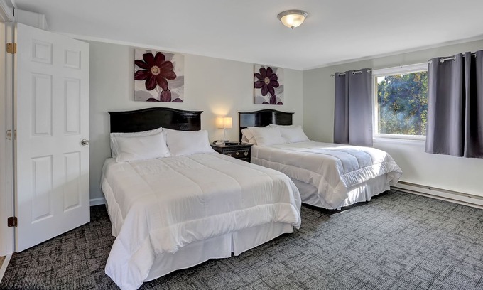Halifax Casa | 2 Qn Beds at Halifax Inn. On 147 Near Millersburg
