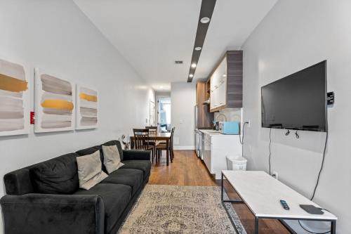 Jersey City Apartamento | 2 Queen Beds, TV's in Bedroom, Path to Manhattan