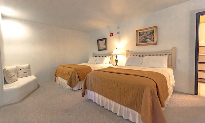 Taos Apartamento | 2 Queen beds w/ gas fireplace - 17