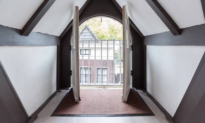 Red Light District Cama Y Desayuno | (2)RedLight District Smokers Friendly Private Studio