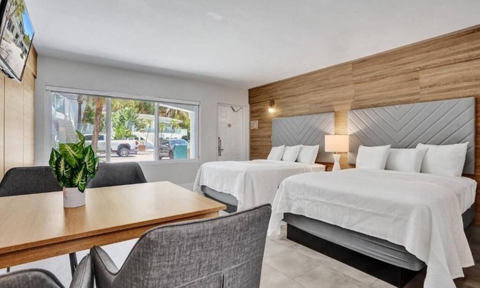 Galt Mile Hotel | 2 Relaxing Premium Units with Kitchenette in The Garden Hotel & Resorts