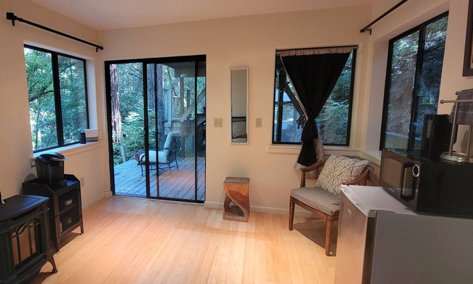 Guerneville Cabina | 2 Rms. Silent Redwoods. Pet OK
