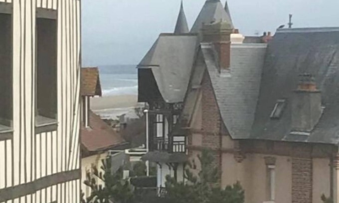 Blonville-sur-Mer Apartamento | 2 room apartment on beach near Deauville