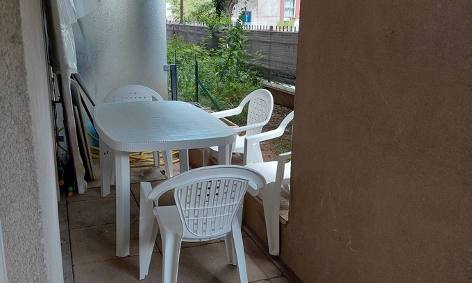 Rosny-sous-Bois Apartamento | 2-room apartment with small garden