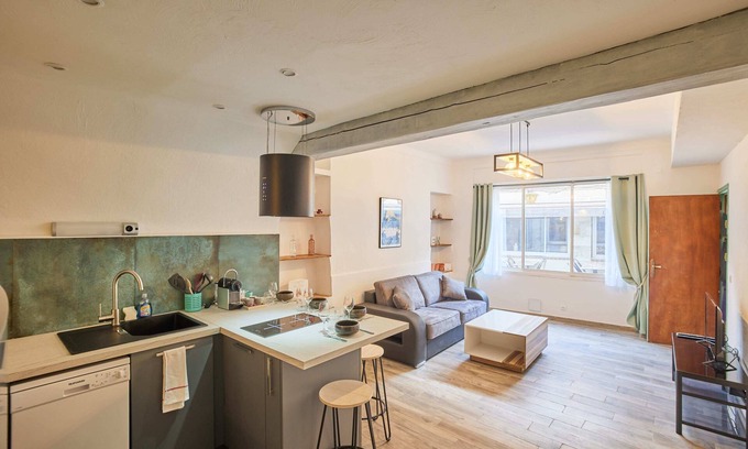 Saint-Jeannet Apartamento | 2-room apartment in the heart of the old village opposite the restaurant