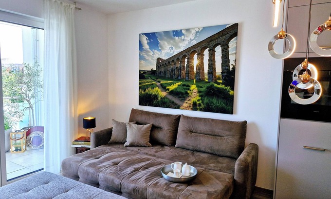 Niedernberg Apartamento | 2-room Apartment, Loggia, Smart Lock, Rainshower