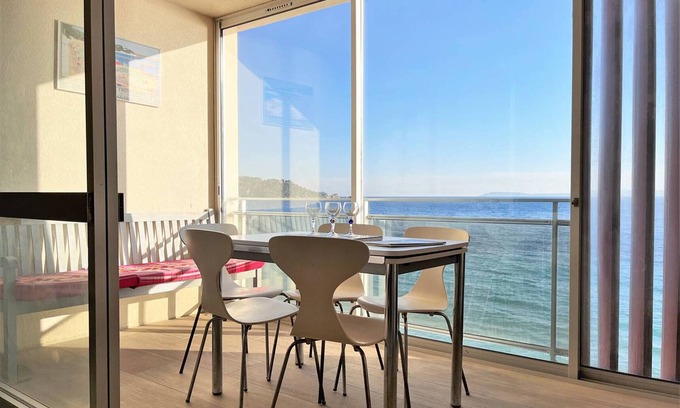 Cavaliere Beach Apartamento | Apartamento de 2 habitaciones con vista al mar, playa en Cavalière