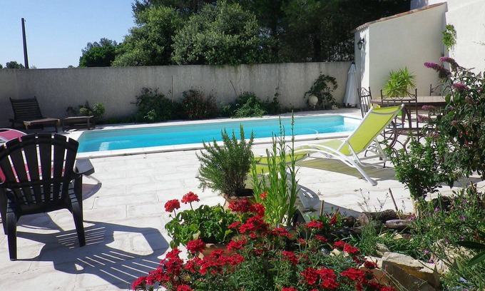 Caremeau Apartamento | Casa rural de 2 habitaciones en villa + piscina + aire acondicionado + parking