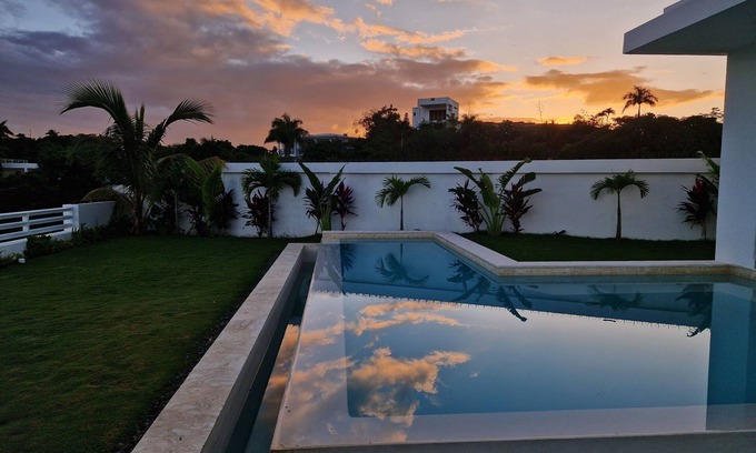 La Ceiba Villa | 2 rooms and 1 bathroom in shared Luxury new Villa with view over sea and nature