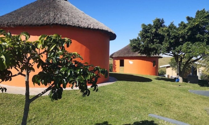 Mdumbi Cabina | 2 roundhuts in Coffee Bay