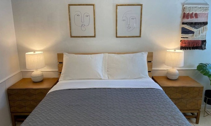 Dunedin Apartamento | 2 · Seaside Artisan Apartment 2