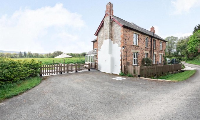 Abercraf Casa | 2 Siluria Cottage