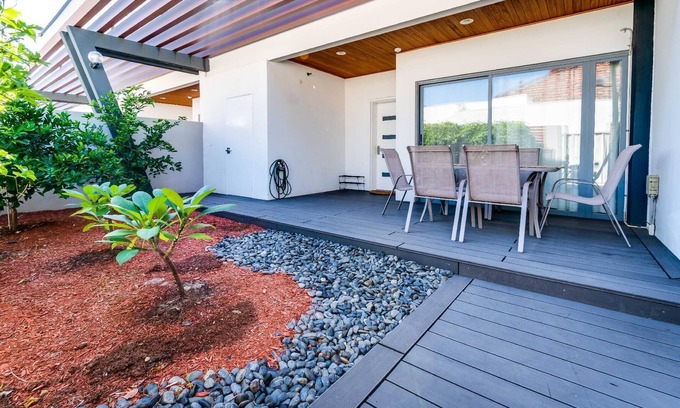 South Perth Casa | 2 South Perth Family Gem for 6 Parking 3BRM, walk to foreshore
