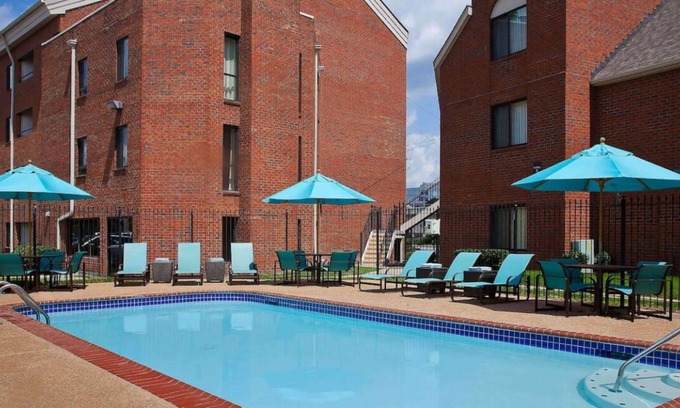 White Station Casa | 2 Spacious Units! w/ Kitchen, Outdoor Pool, Pets Allowed, Close to Memphis Zoo!