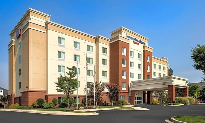 Linthicum Heights Hotel | Hotel de 2 estrellas ∙ Fairfield Inn & Suites Baltimore BWI Airport