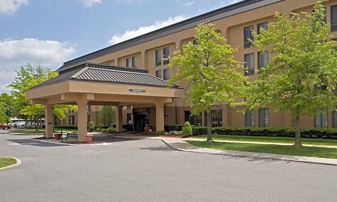 Thurston Hotel | Hotel de 3 estrellas ∙ Hampton Inn Ann Arbor - North