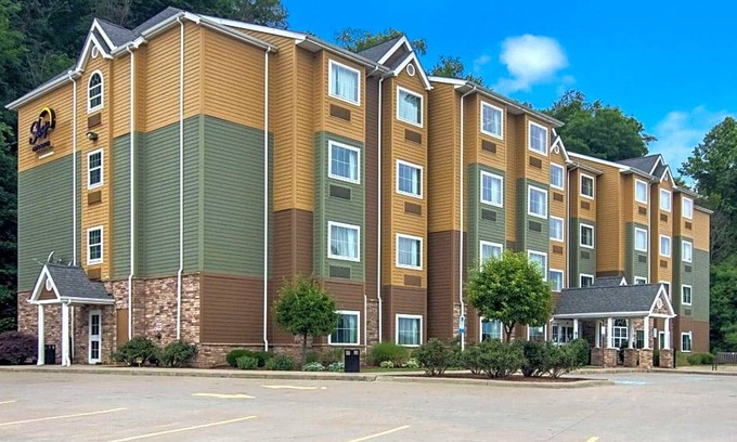 Steubenville Hotel | Hotel de 3 estrellas ∙ Sleep Inn & Suites Steubenville at the University
