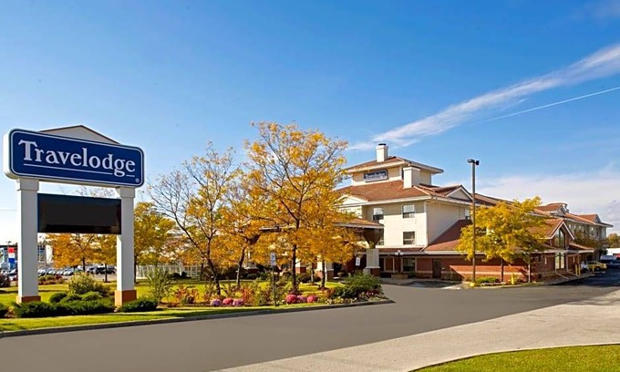 Durham Region Hotel | Hotel de 2 estrellas ∙ Travelodge by Wyndham Oshawa Whitby