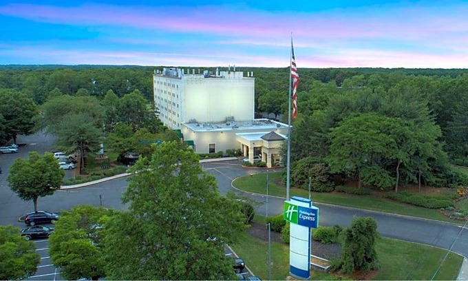 Centereach Hotel | Hotel de 2 estrellas ∙ Holiday Inn Express Stony Brook-Long Island, an IHG Hotel
