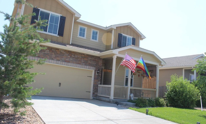 Dupont Casa | 2-story, 4 bedroom, 2.5 bath furnished home in Thornton Colorado