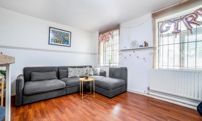 Larkhall Apartamento | 2 story apt on the ground floor at Clapham north