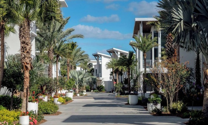 Florida Central Atlantic Coast Complejo | 5-Story Tower Flat Garden View
