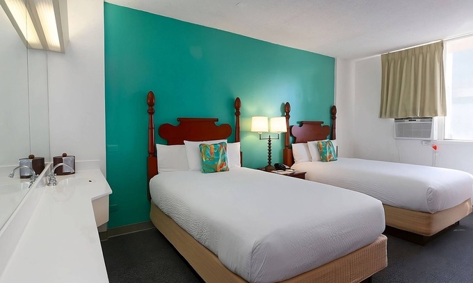 Ala Moana Casa | 2 Studio Two Doubles with Kitchenette Rooms at Pagoda Hotel