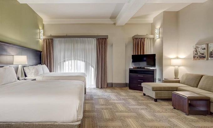 Downtown Baltimore Hotel | 2 Unique Suites w/ Kitchen in Restored 1904 Landmark Near Museums
