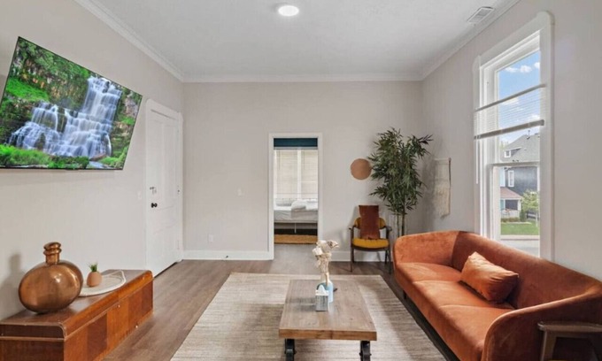 Herron Morton Casa | 2 Units Combined| Historic 5BR|2 Living|2 Kitchens