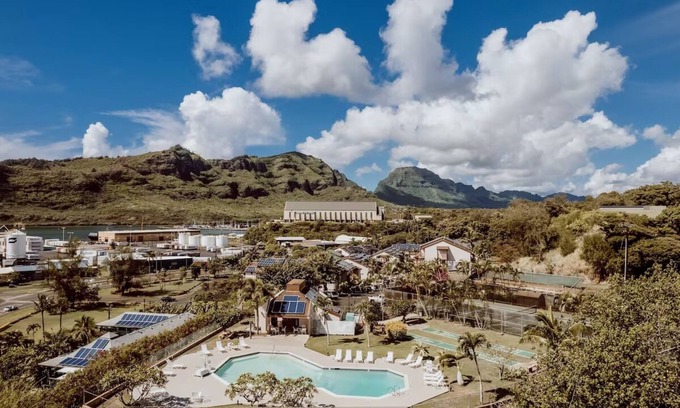 Nawiliwili Apartamento | 2 Units – Steps from the Beach with Pool, BBQ Area & Relaxing Island Views