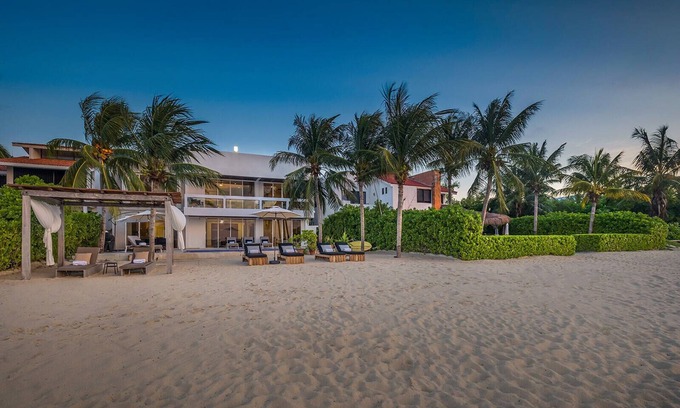 Colonia Centro Villa | Frente a la playa Cielo para reuniones más grandes!