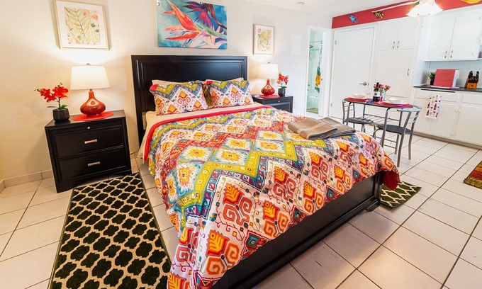 Middle River Terrace Apartamento | 🏳️‍🌈 #2: Walk to Wilton Drive (with kitchen)