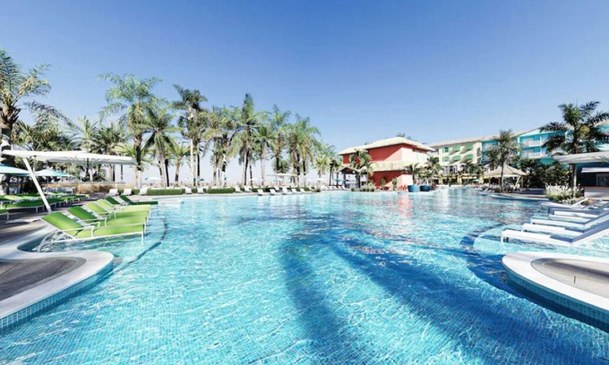 Fort Myers Beach Complejo | 2 Welcoming Rooms | Steps from Times Square & Pier | Pool, Spa + Beachfront
