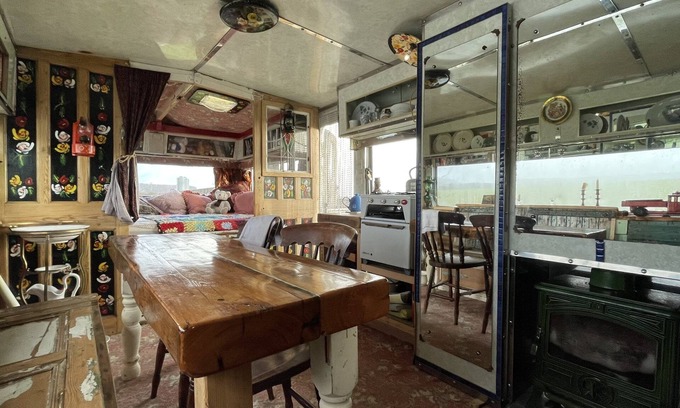 Scarborough Cabina | 2 x Double Bed Glamping Wagon at Dalby Forest