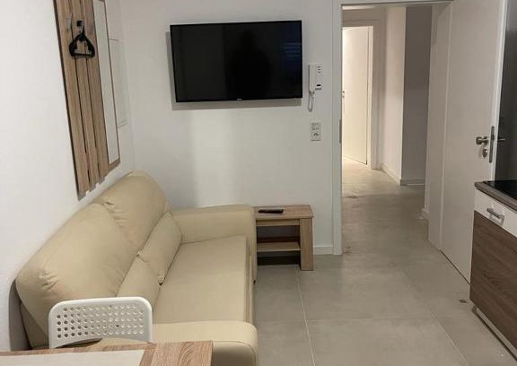 Osnabrueck Apartamento | 2 Zi Apartment für Monteure Schlafzimmer mit 2 Einzelbetten, Wohnküche mit Schlafsofa