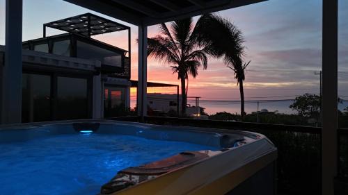 El Sargento Casa | 20-30 Knots- Stylish Gaming Eco Homes Hot Tub