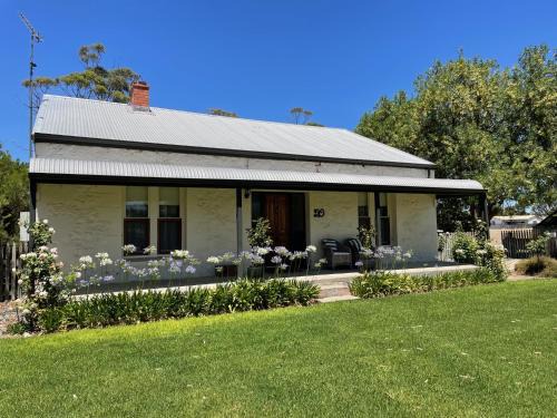 Keith Casa | 20 Hill Avenue Bed & Breakfast