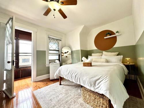 The Heights Casa | 20 min NYC-Modern Private Room-Queen Bed-Parking