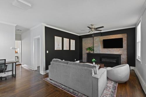 Little Ferry Apartamento | 20 min to NYC, Newly Renovated, Private Driveway