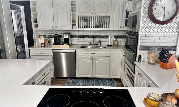 Seguin Casa | 20 minutes from New Braunfels on Lake McQueeney! Perfect for girls weekend!