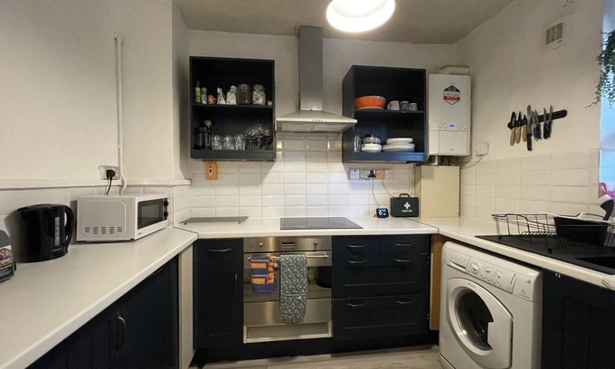 Vassall Apartamento | 20 minutes to Central London! Family sized apartment opposite park and shops