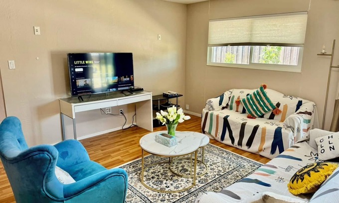 Shoreview Casa | 20%OFF! Chic Home with Expansive big Backyard