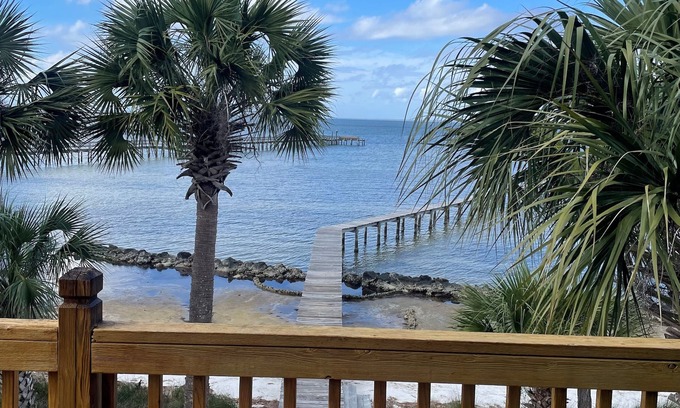 Plantation Casa | 20% OFF FALL! BAYFRONT - Old Florida Style Cottage w/ private dock!