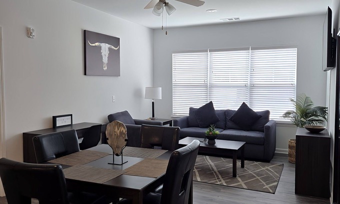Orange Park Apartamento | 20% Off The Jax Luxe Pad