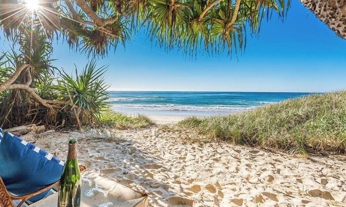 New Brighton Casa | 20 Steps - STUNNING Beachfront RETREAT. Private beach access. North Byron
