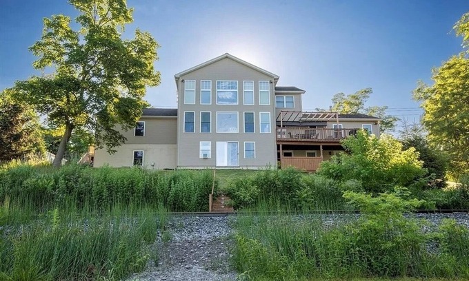 Town of Aurelius Casa | 200' of private waterfront, hot tub & kayaks
