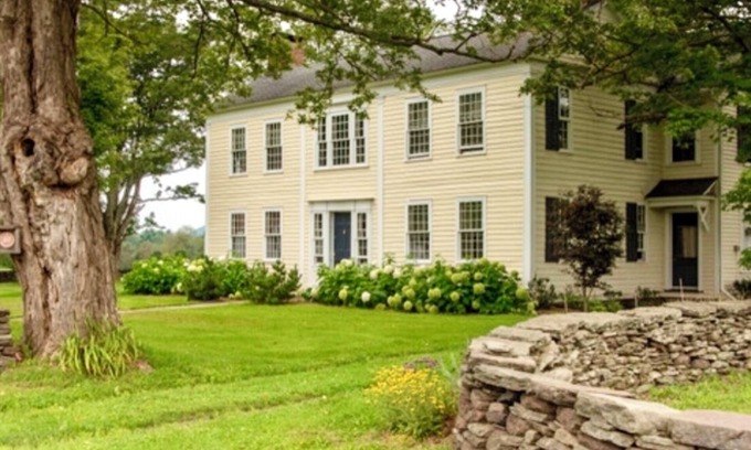 Bloomville Otro | 200+ Years of History at Mark’s Good Apples Farm. Paint, hike, cook, ski, music.