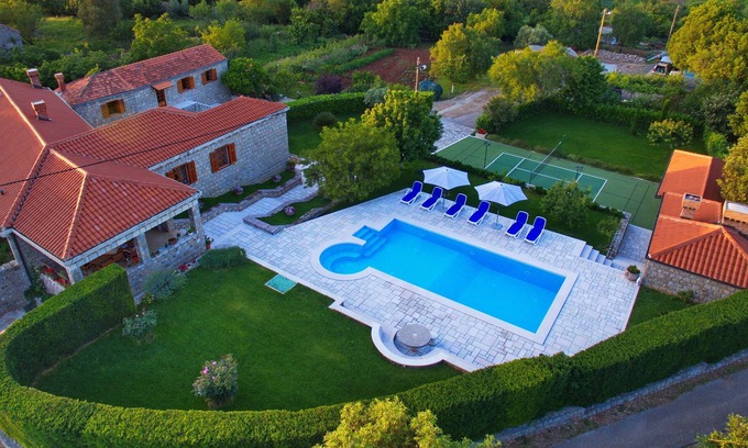 Gruda Casa | 2000m2 property since16th century, Big Pool, Gardens, True Nature