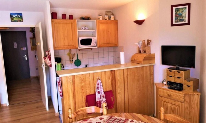 La Joue du Loup Apartamento | Wifi, 50m del centro estación, 3.o piso, balcón, tv, local para esquís, 25m², La Joue du Loup